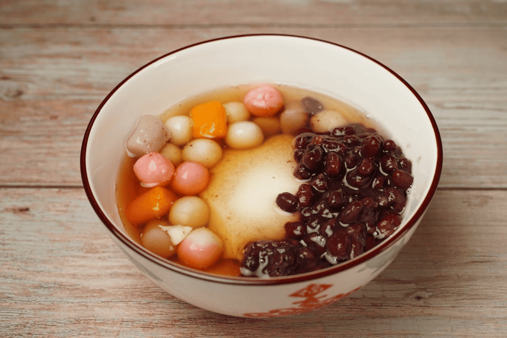 Red bean sweet soup brings many health benefits, especially supporting digestion and good for the heart (Source: Pexels)